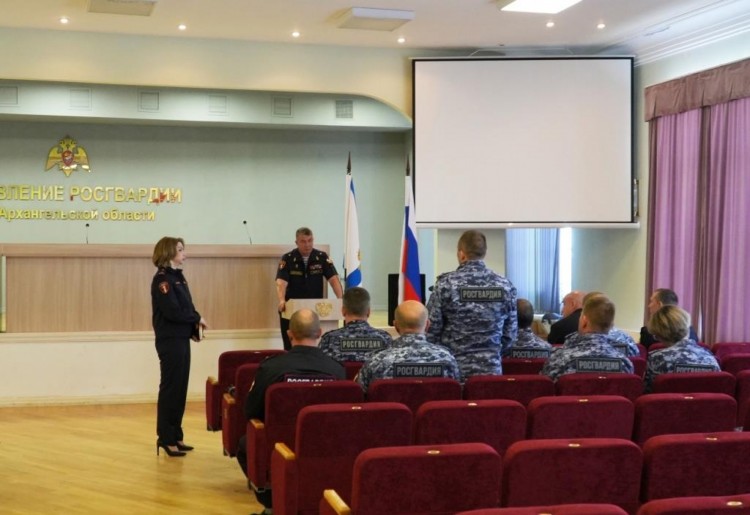 В Архангельске с начальниками отделов лицензионно-разрешительной работы прошли учебные сборы